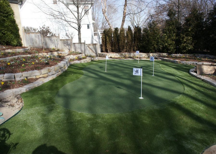 Residential artificial grass putting green