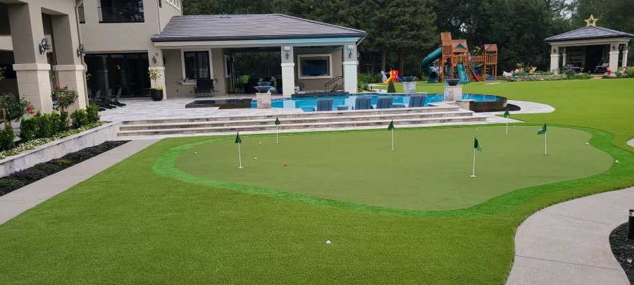 Backyard artificial grass putting green from SYNLawn