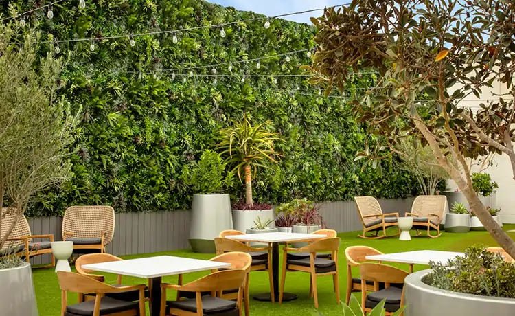 Commercial artificial living wall installed by SYNLawn